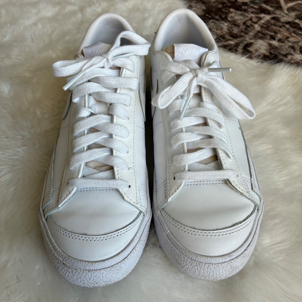 Nike Blazer Low 77 Triple White Leather Sneakers Womens 8.5 DC4769-101 - Picture 2 of 9